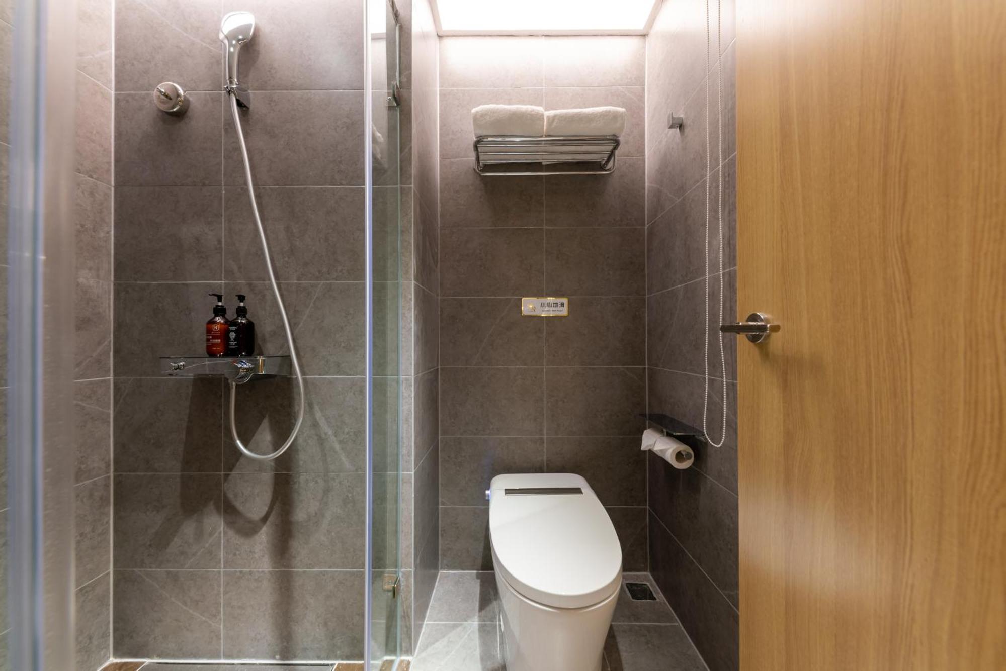 Jingfang Building Smart Hotel - Located In The Busiest Part Of The Downtown Area, Near Beijing Tiananmen Square And The Forbidden City,Wangfujing Shopping Street ,Newly Opened Hotel,Provide Free Laundry Service,Provide Tourism And Ticketing Services Bagian luar foto