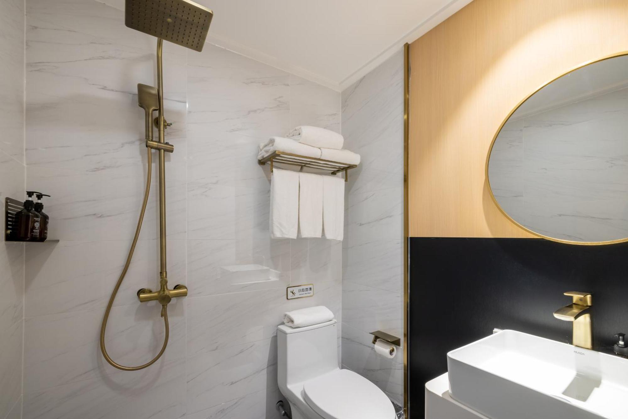 Jingfang Building Smart Hotel - Located In The Busiest Part Of The Downtown Area, Near Beijing Tiananmen Square And The Forbidden City,Wangfujing Shopping Street ,Newly Opened Hotel,Provide Free Laundry Service,Provide Tourism And Ticketing Services Bagian luar foto